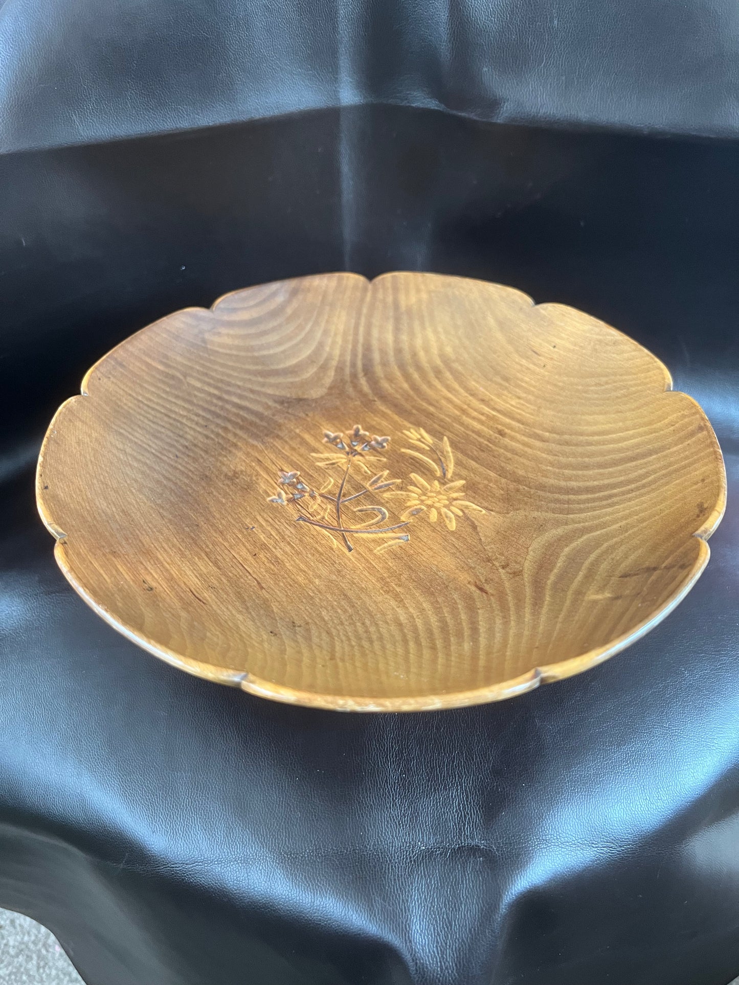 Vintage Swiss Musical Wooden Footed Bowl Fruit Bowl Carved Floral Design Fully Working