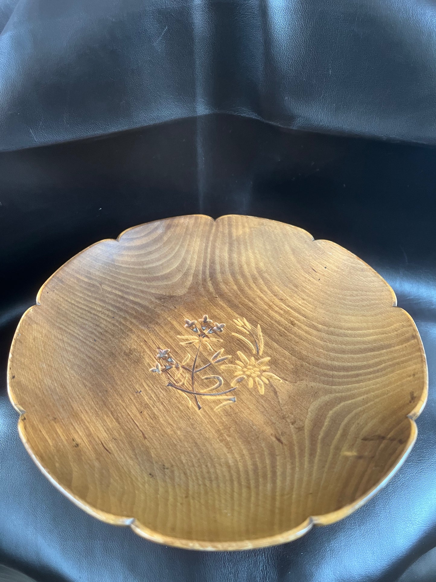 Vintage Swiss Musical Wooden Footed Bowl Fruit Bowl Carved Floral Design Fully Working