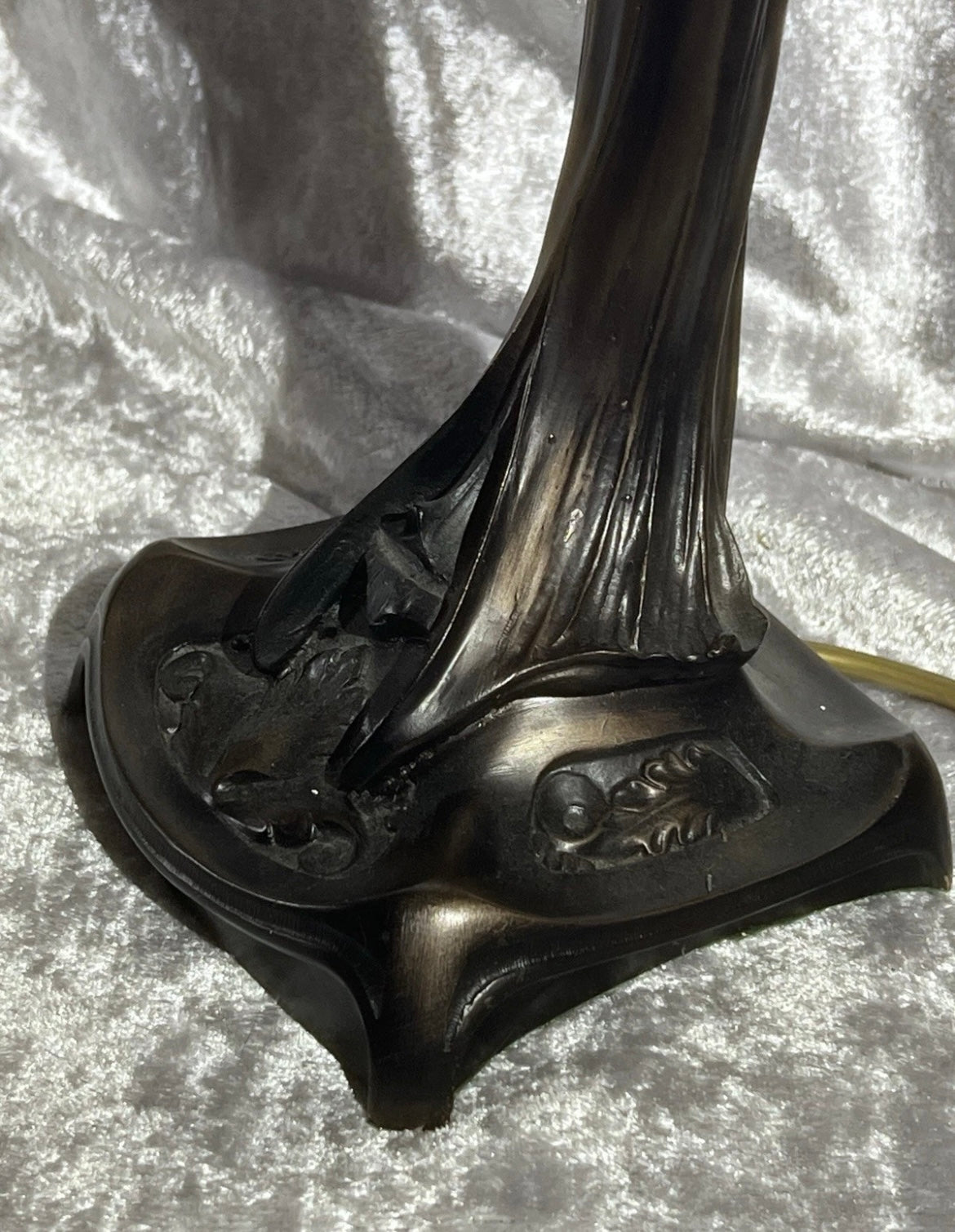 Vintage Art Nouveau style Bronze Effect Resin Table Lamp Lady