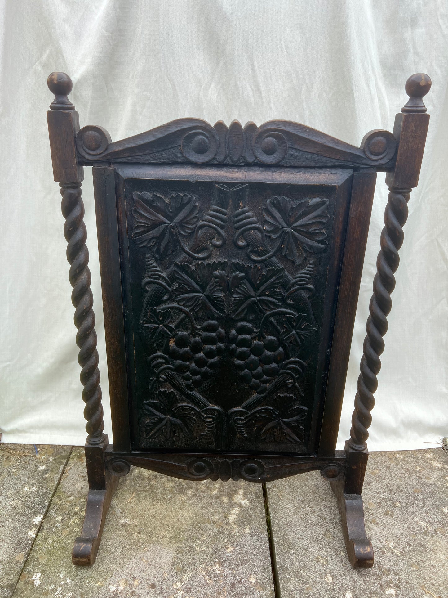 Edwardian Barley Twist Oak Carved Fire Guard Screen