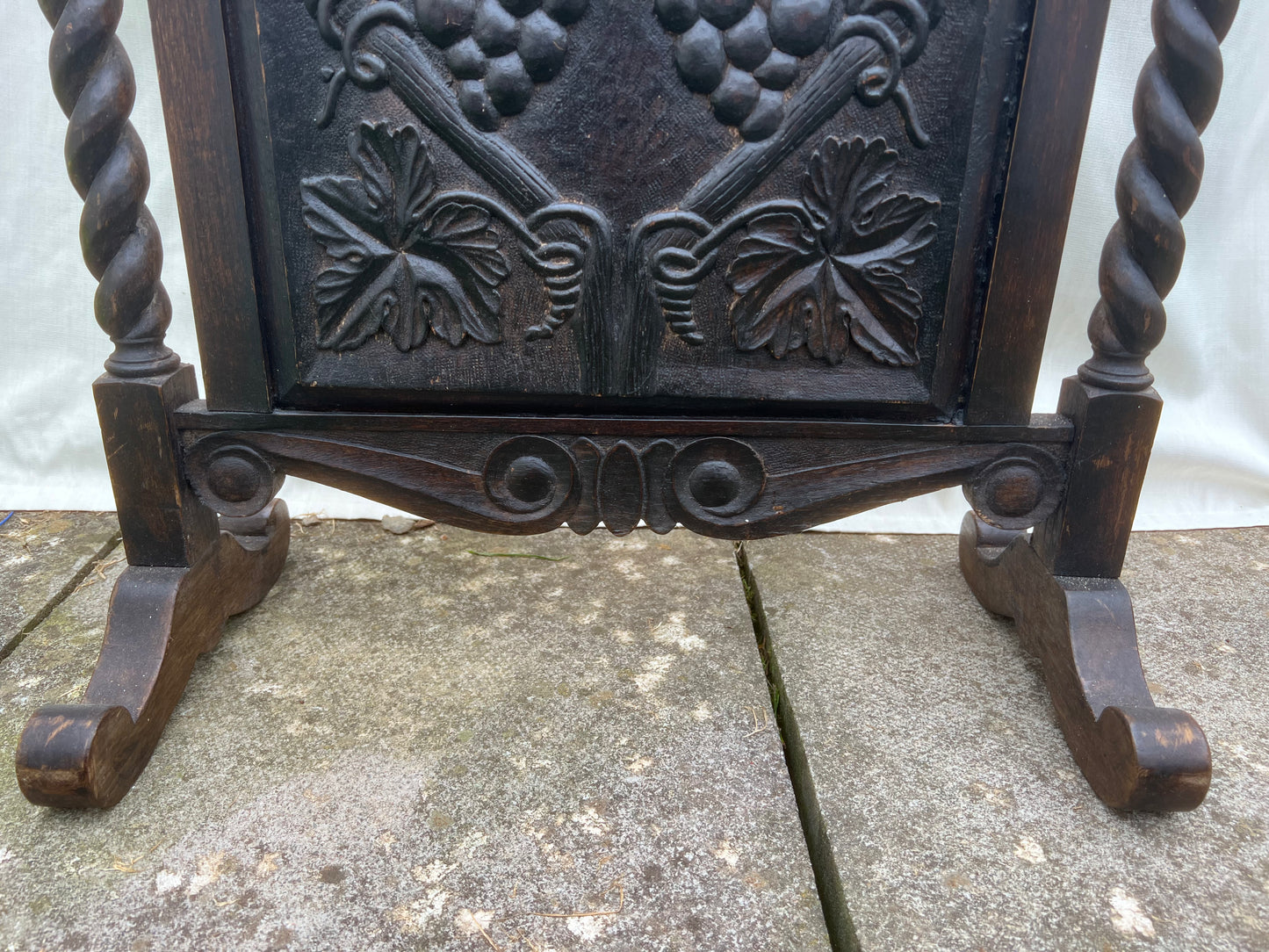 Edwardian Barley Twist Oak Carved Fire Guard Screen