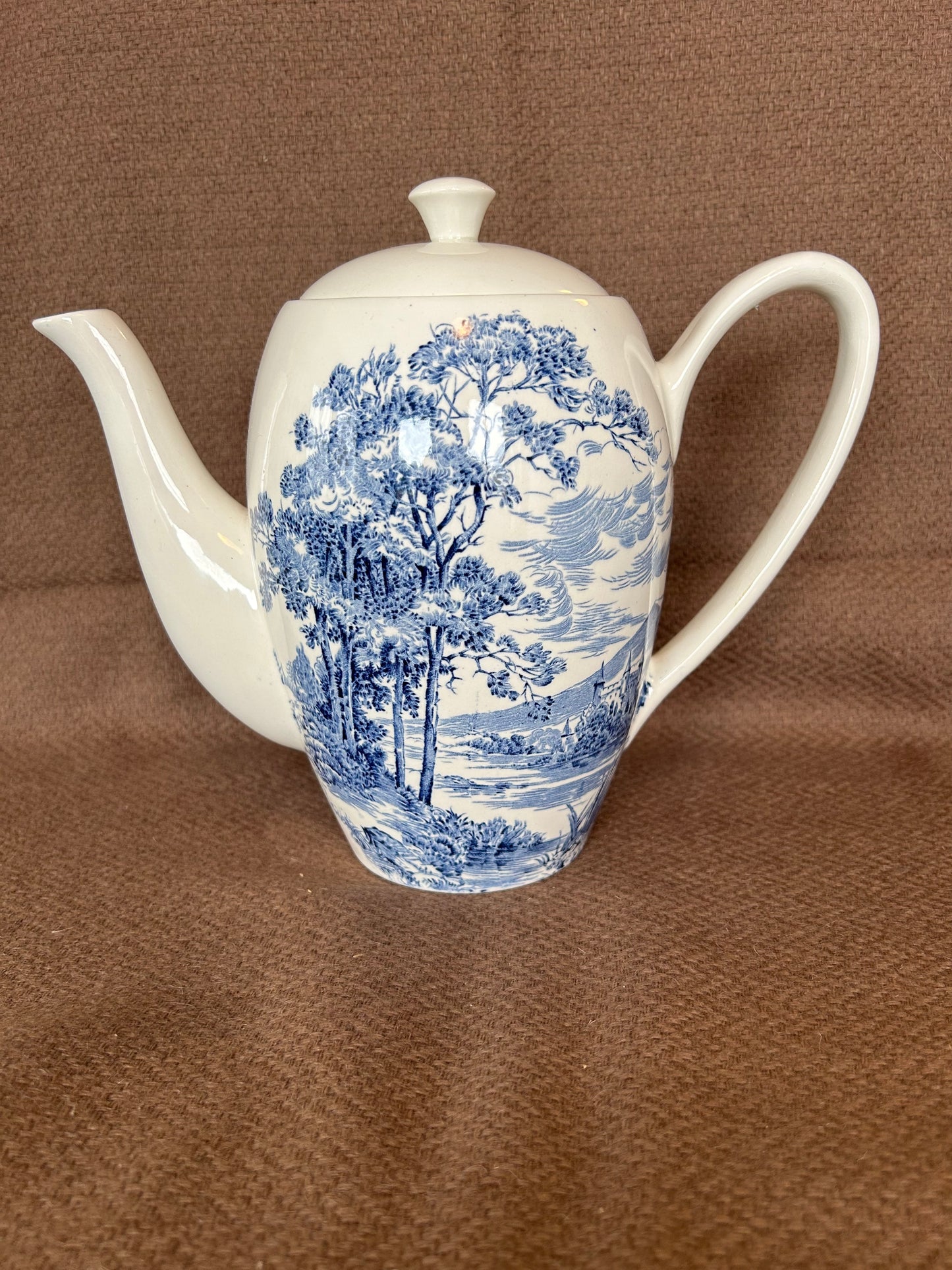 Vintage Wedgewood Countryside Coffee Pot