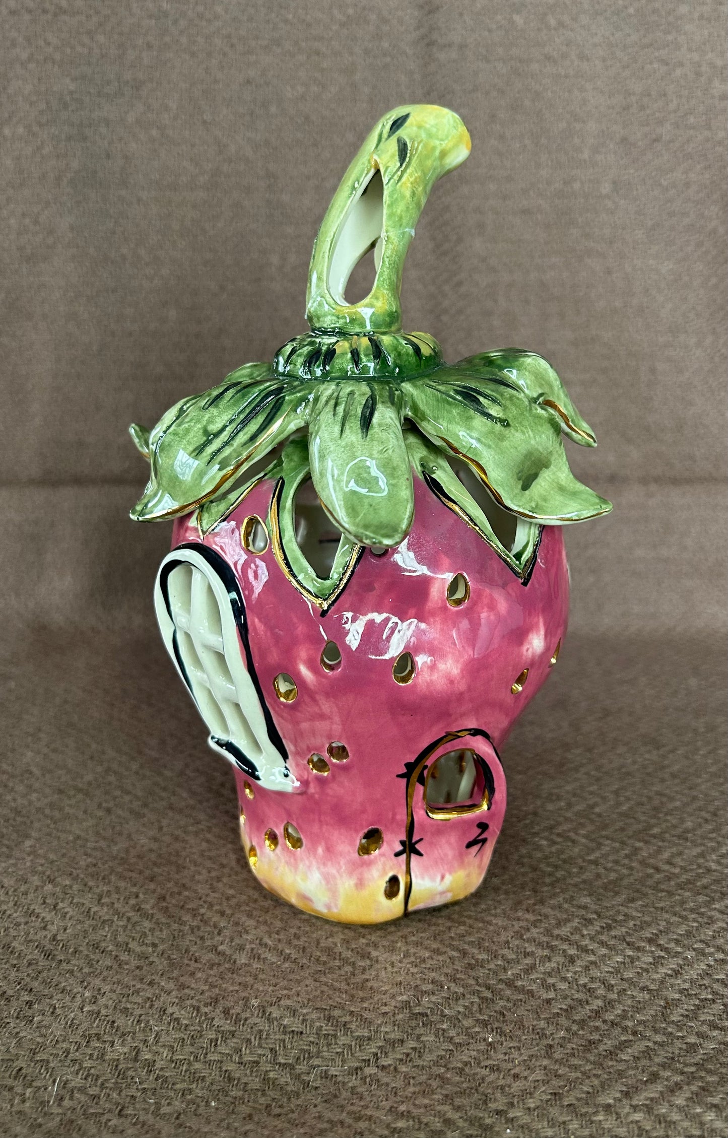 The Strawberry House Blue Sky Clayworks Tea Light Heather Goldminc 2001 Complete With Plate