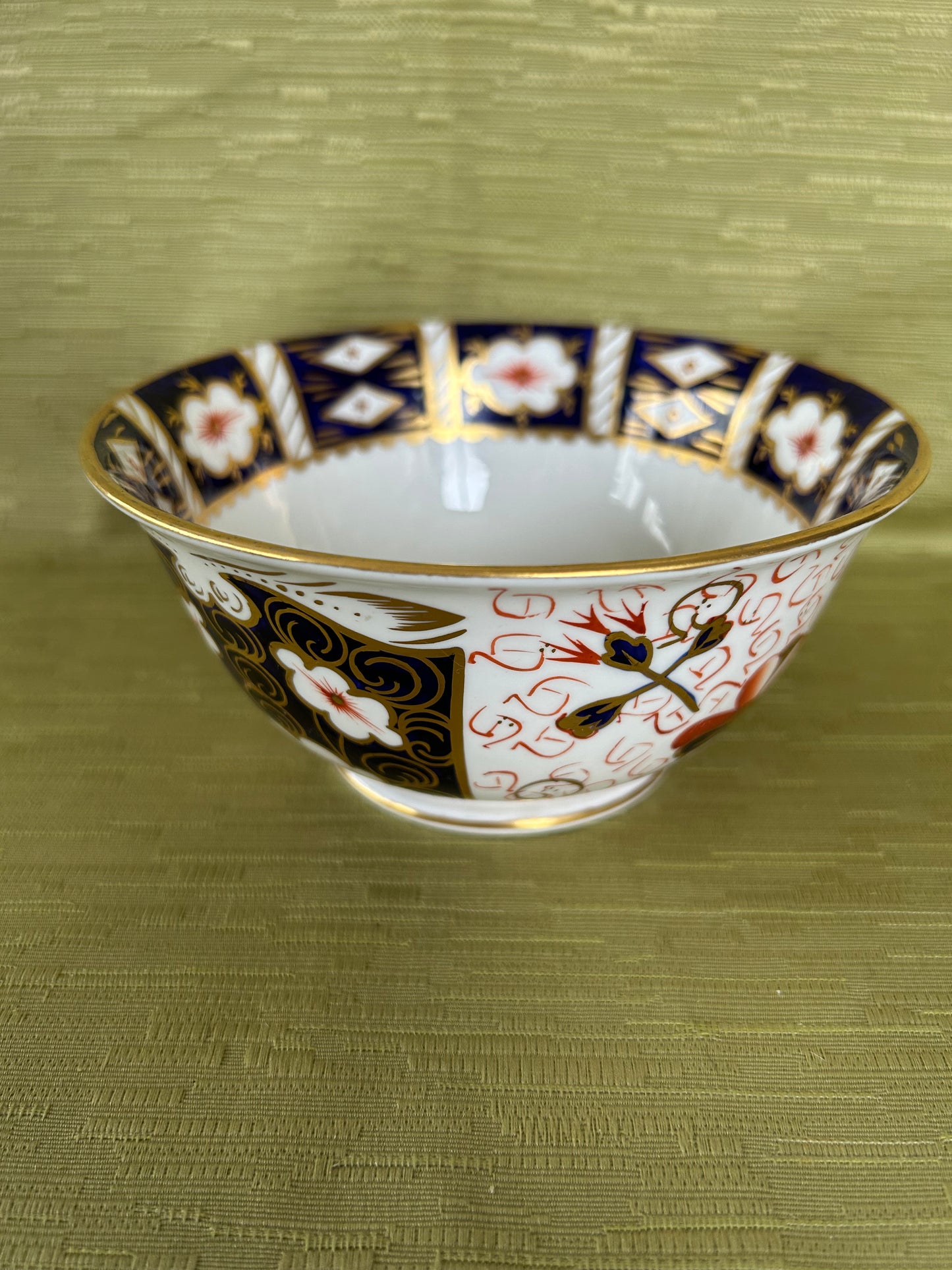Royal Crown Derby 2451 Imari Sugar Bowl