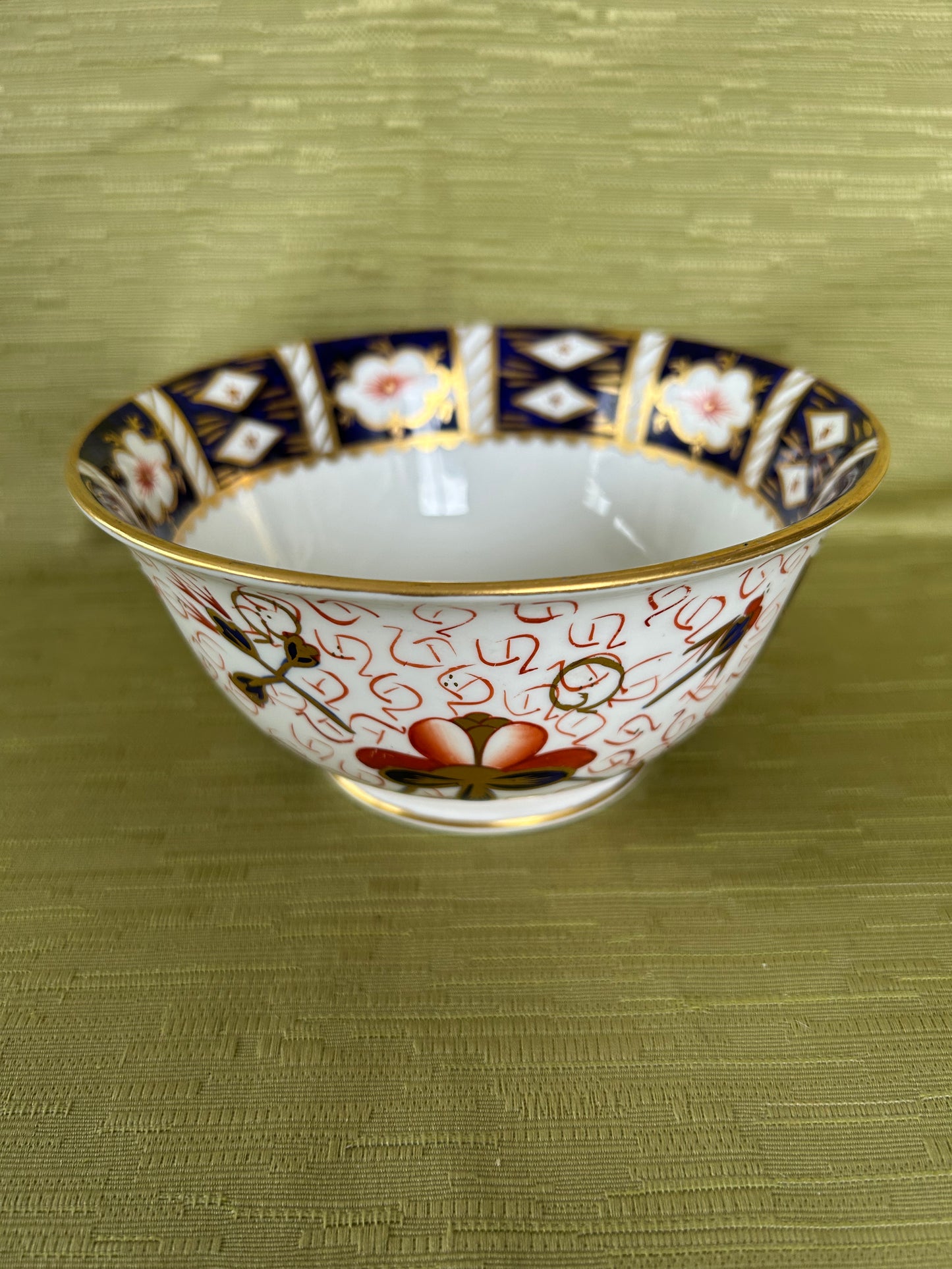 Royal Crown Derby 2451 Imari Sugar Bowl