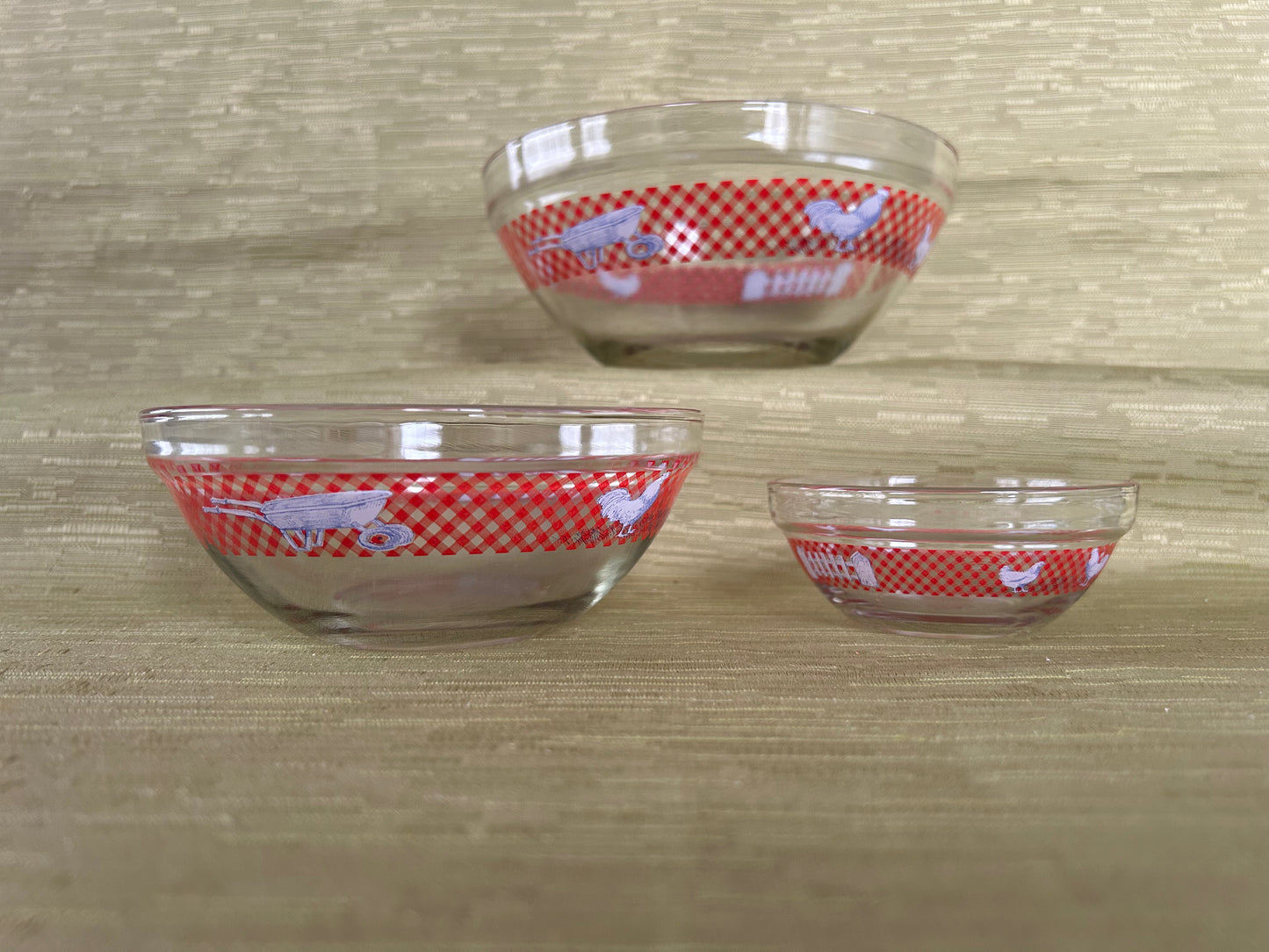 Vintage Set of 3 Pyrex Style Chicken Design Mixing Bowls
