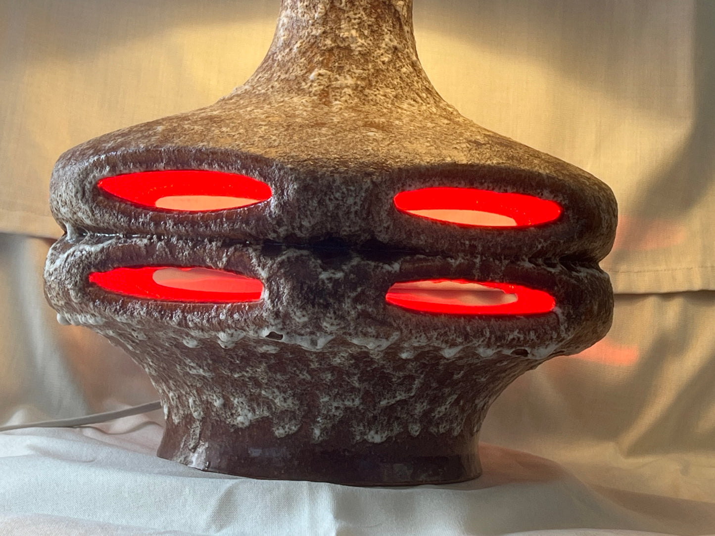 Mid-Century Stein Keramik Fat Lava Double Bulb Lamp including shade