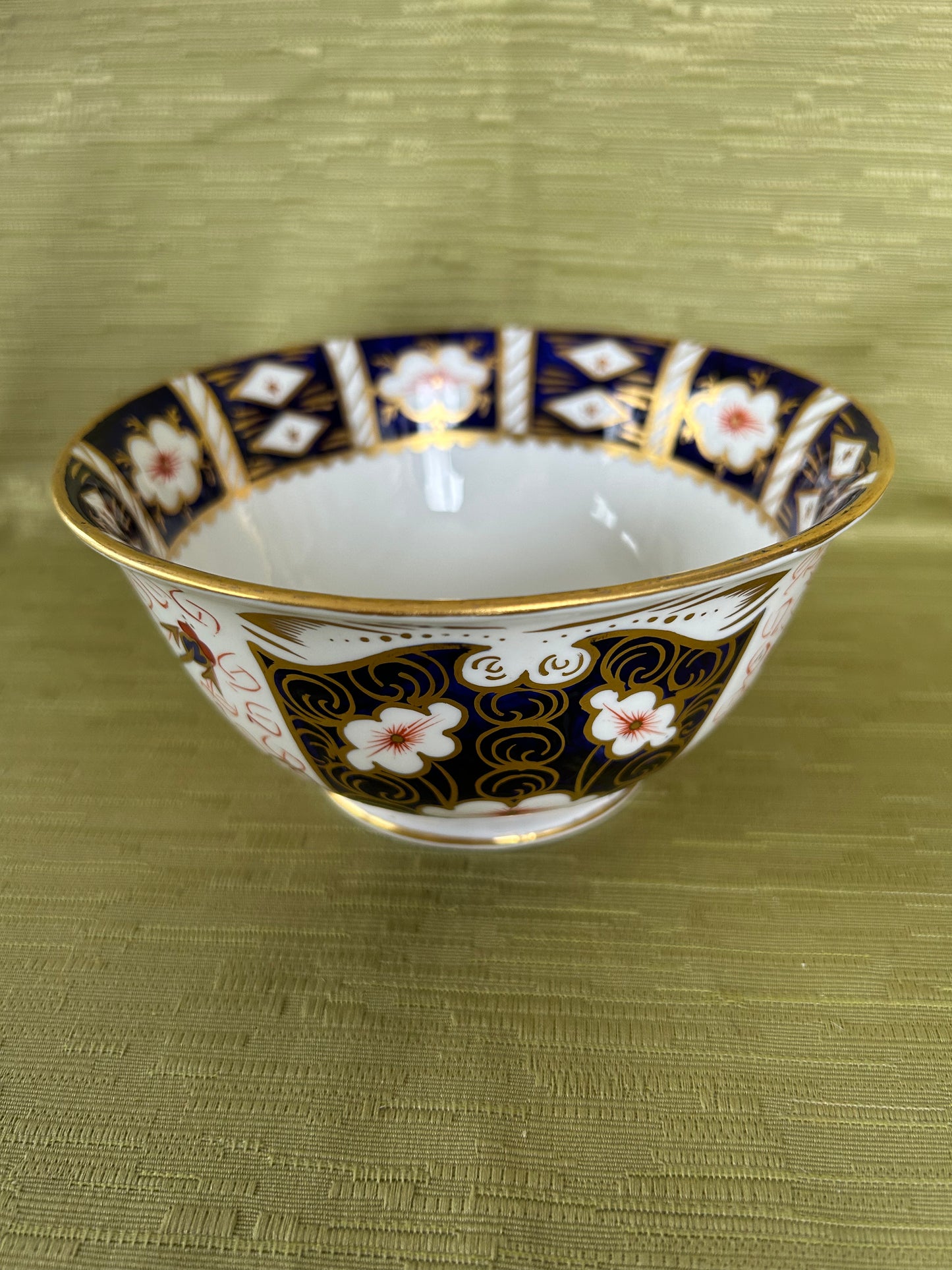 Royal Crown Derby 2451 Imari Sugar Bowl